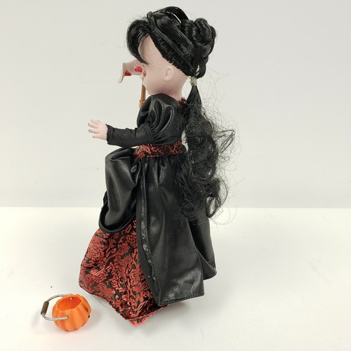 Living Dead Dolls Isabel Series 16 10