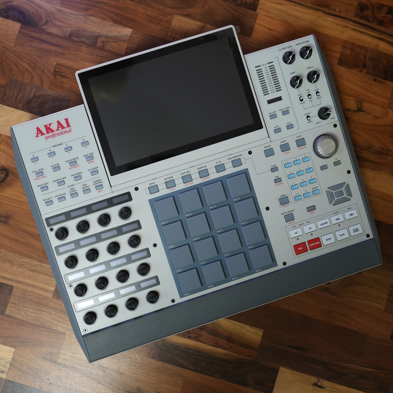 AKAI MPC 2000 【動作確認済み】 Akai MPC2000