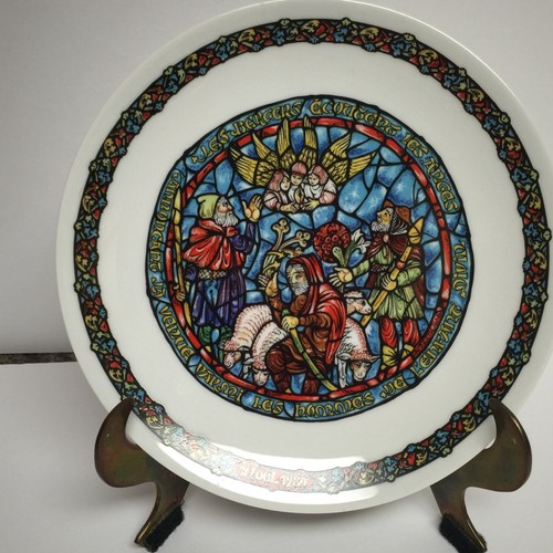 d arceau limoges noel vitrail Collection Of 3 Plates
