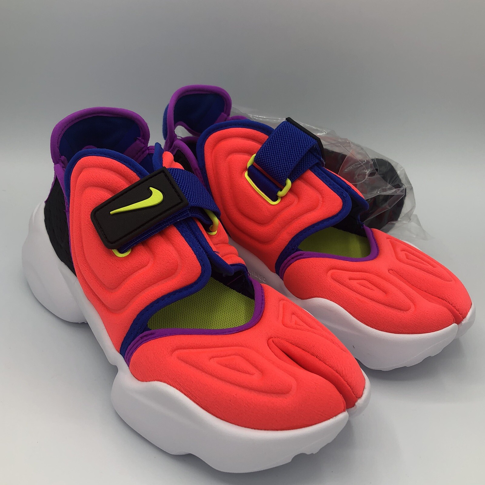 Nike Women's Aqua Rift Crimson/Lemon Venom BQ4797-600 size 7 new with  socks: купить с доставкой из США, цена 10 216 руб - (353229720131)