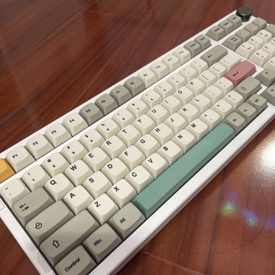 Custom milky yellow creamy 96% keyboard with retro xda keycaps