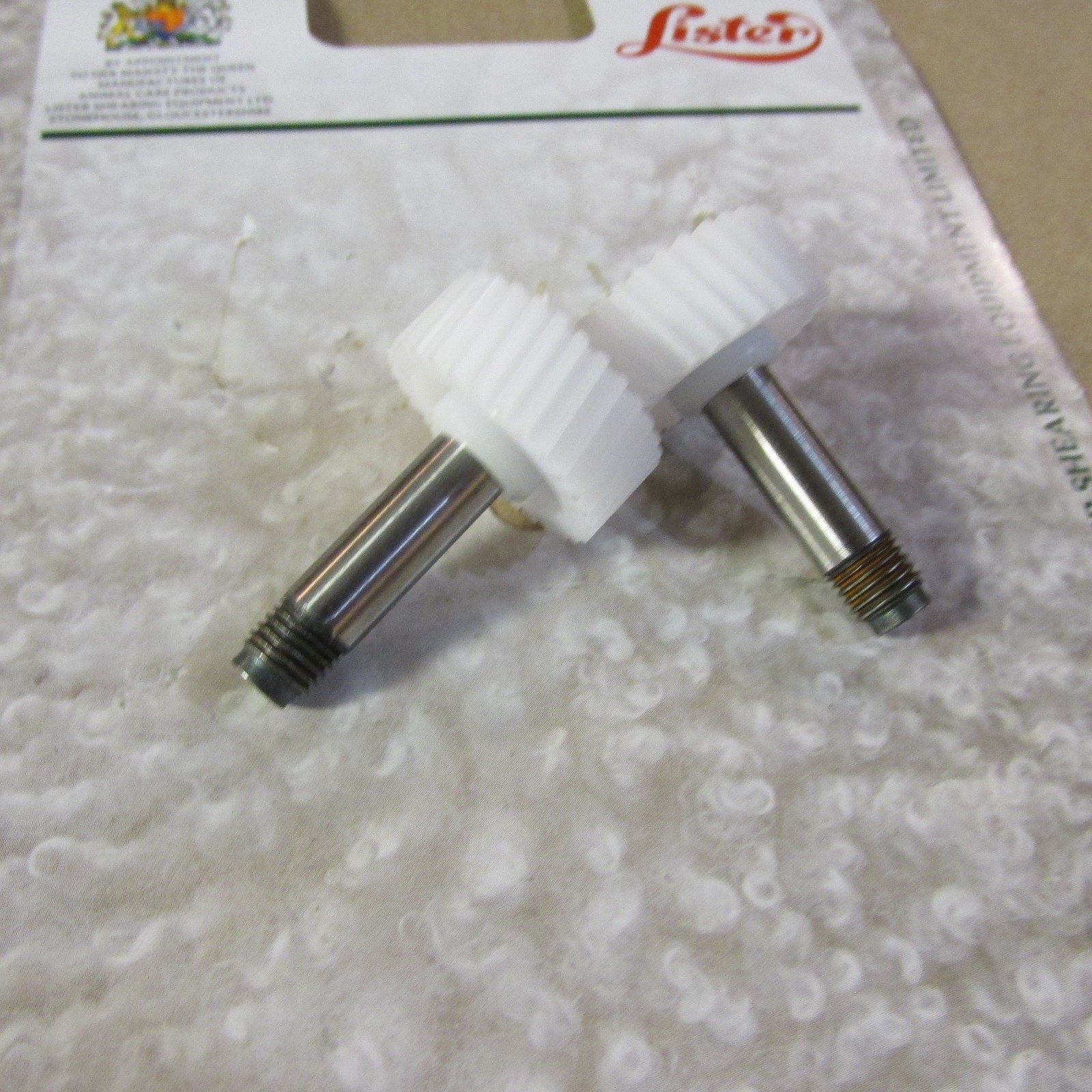 Lister Clipper  Part <<get 2>>  Gear & Shaft Fits>> Star, Stablemate Laser More