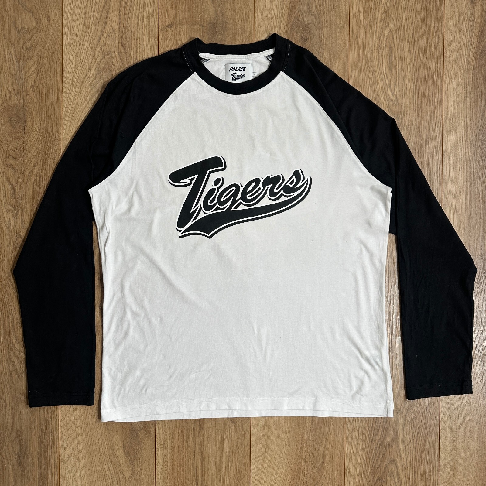 トップス PALACE Hanshin Tigers Raglan Longsleeve PALACE Hanshin Tigers Raglan Longsleeve T-shirt White | eBay
