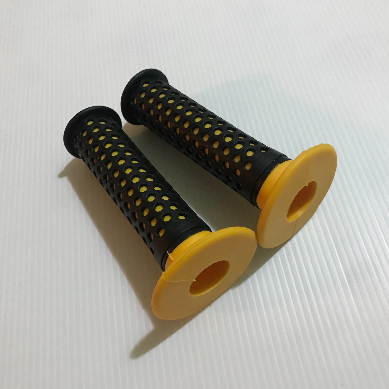 TANGE OLD BMXグリップイエロー TANGE OLD BMXグリップイエロー - メルカリ