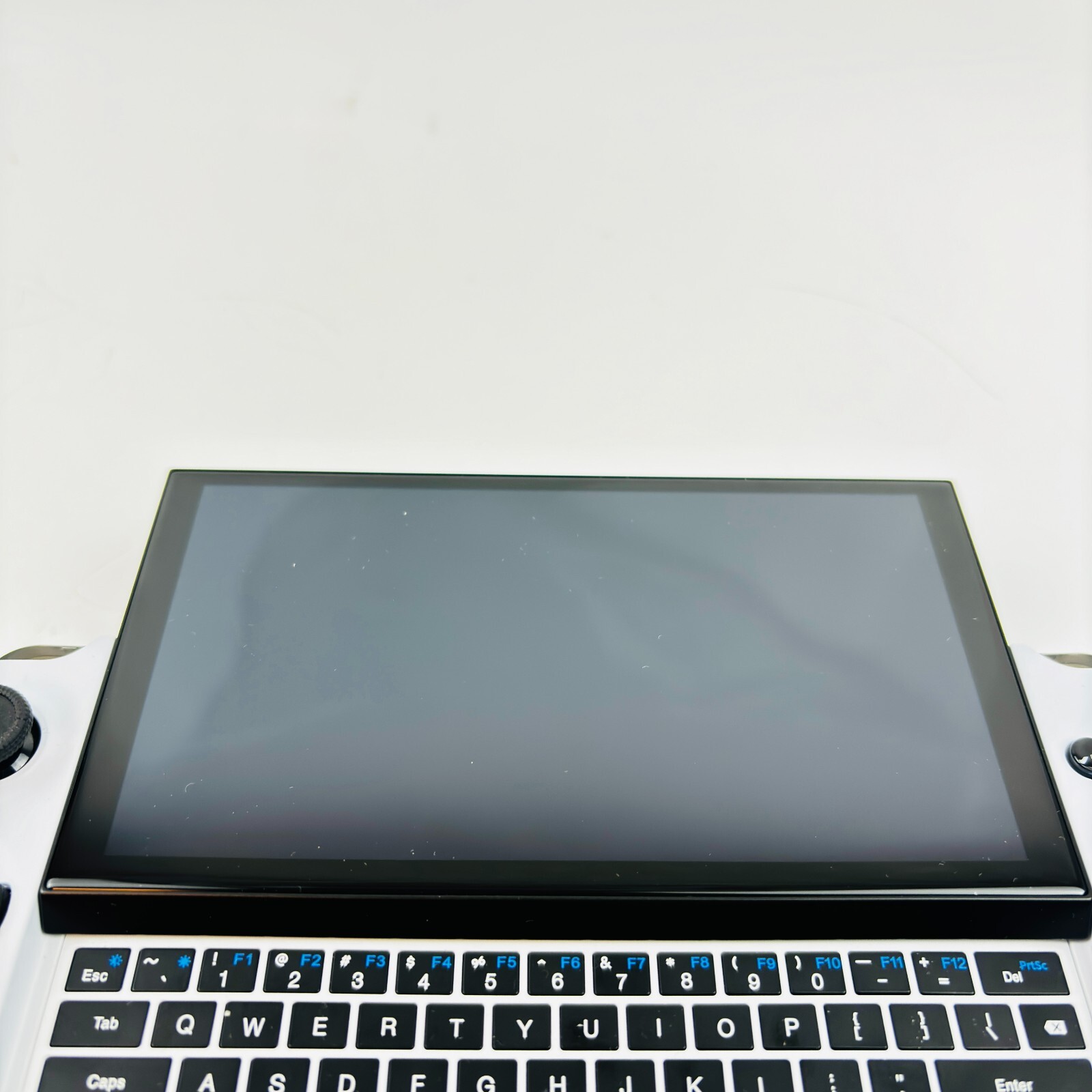 GPD WIN 4 White AMD 6800U RAM 32GB SSD 1TB Windows Working GPD WIN 4 White AMD 6800U RAM 32GB SSD 1TB Windows Working