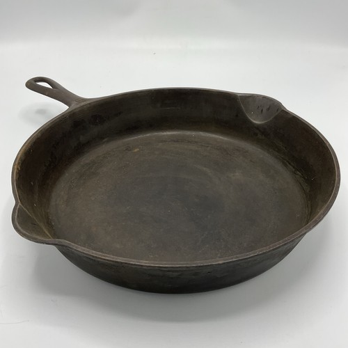 Vintage Griswold Cast Iron Skillet Size 9 Erie PA Skillet 710 AX