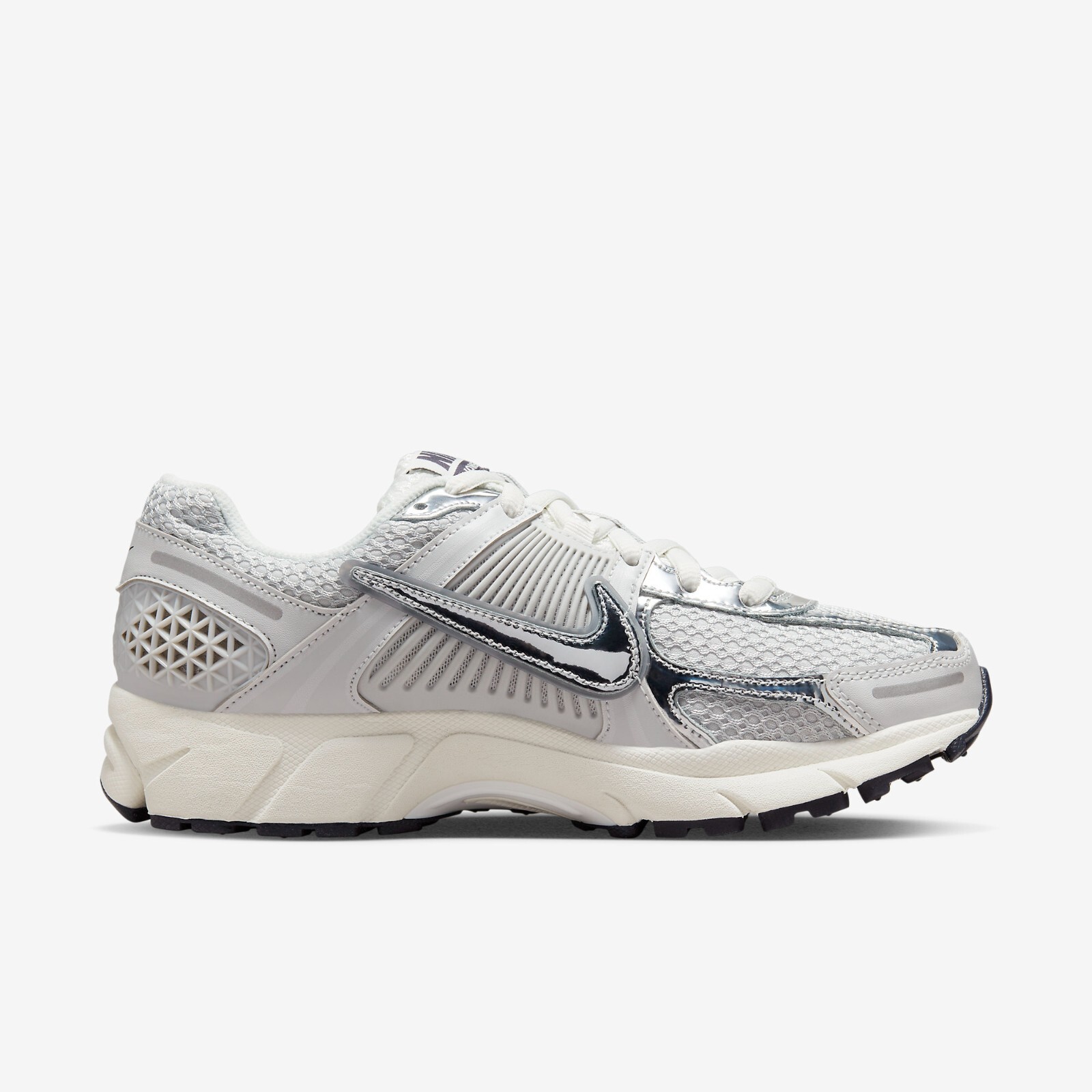 Pre-owned Nike Wmns Zoom Vomero 5 Photon Dust And Metallic Silver Fd0884-025 [women Sz]