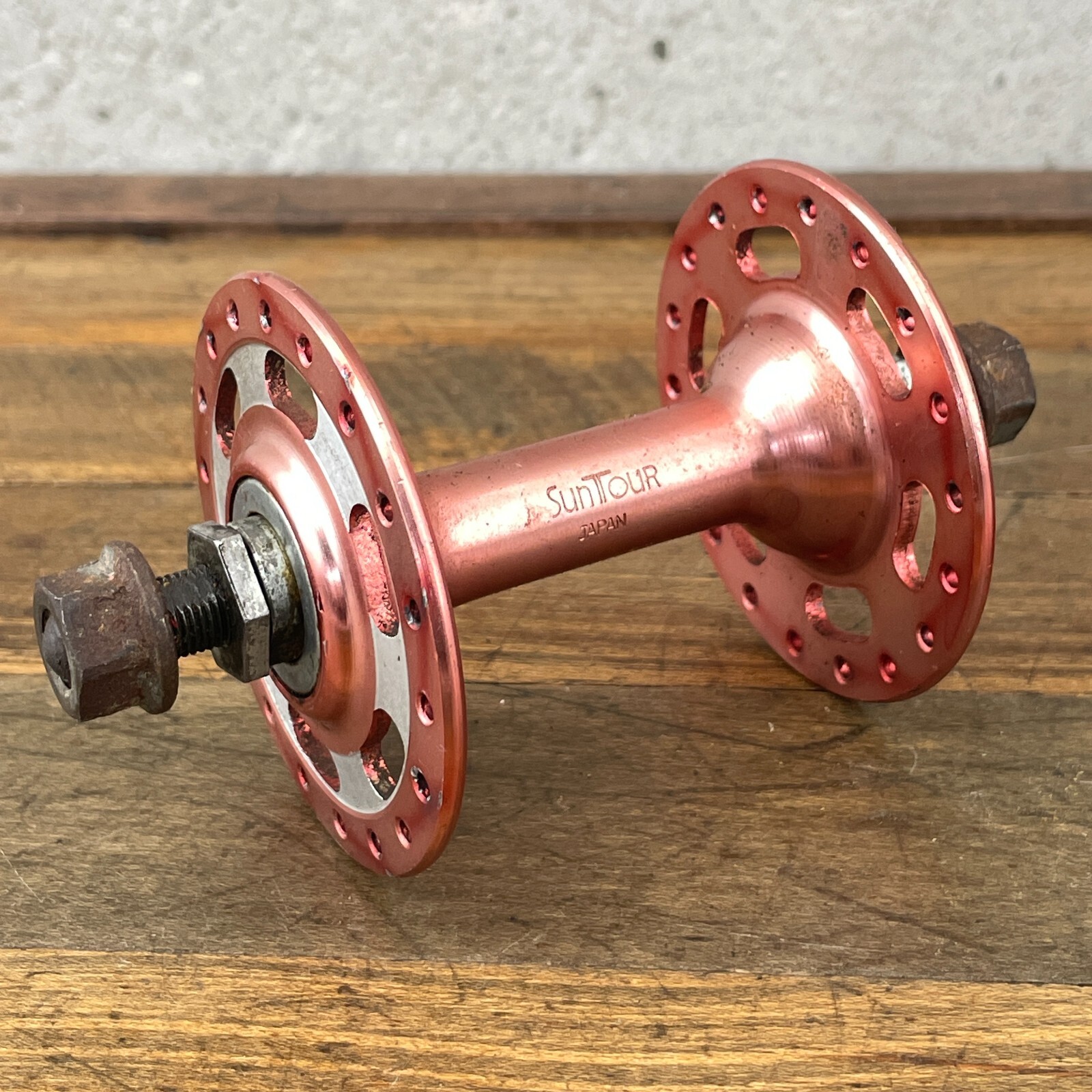 Suntour BMX Front Hub Red High Flange Old School BMX 36h Suntour BMX Front Hub Red High Flange Old School BMX 36h