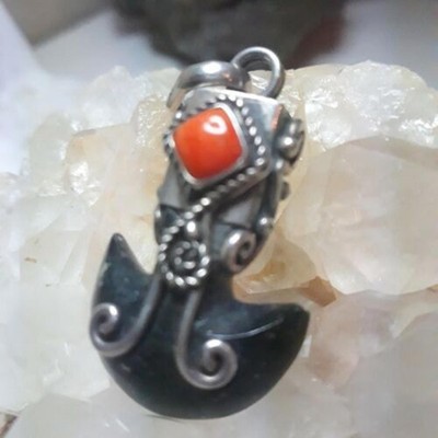 Handcrafted Pendant Spiny Oyster Malachite Stone 950 Sterling Silver 15.1g