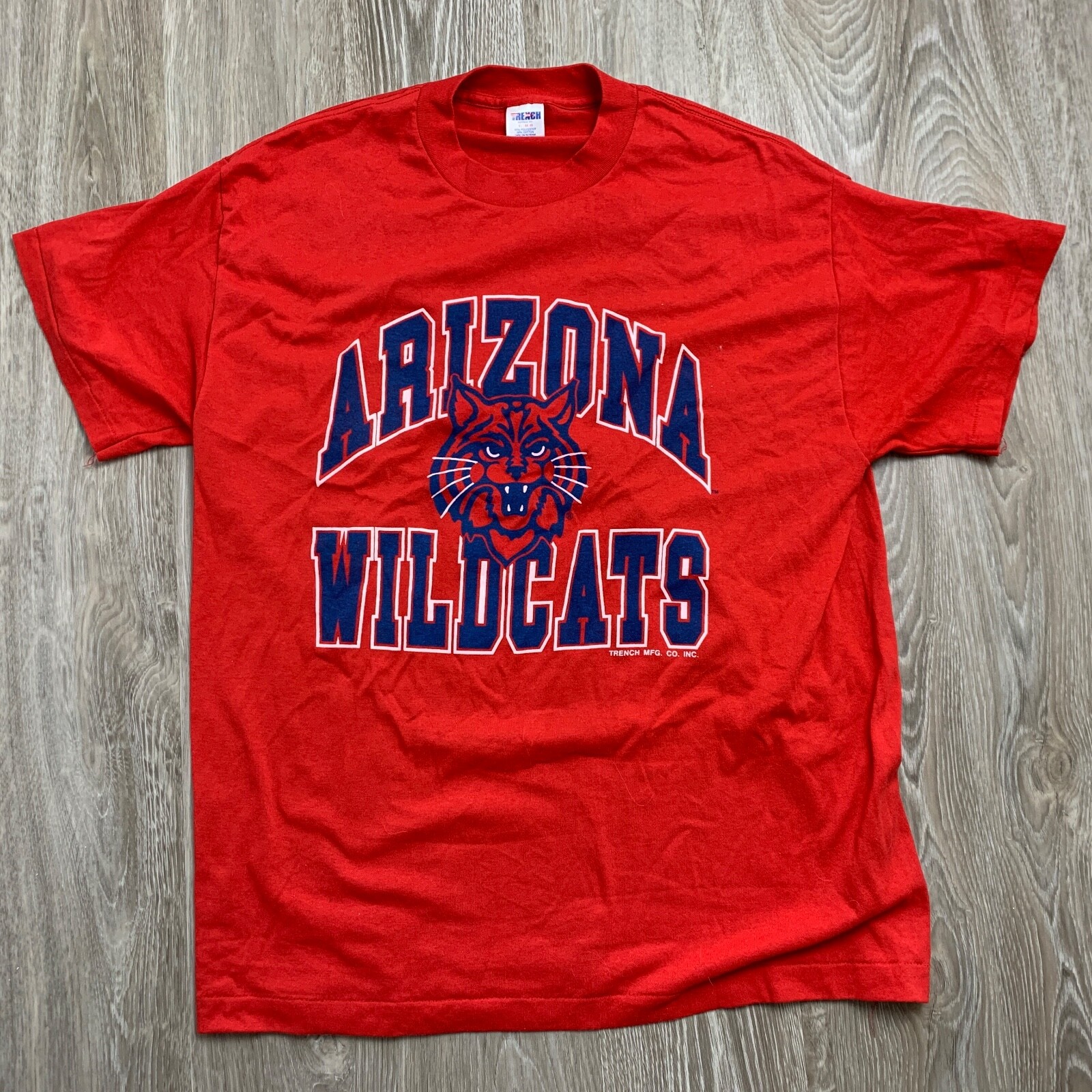 

Arizona Wildcats Trench Mascot Красная синяя винтажная футболка с рисунком Мужская размер, Красный
