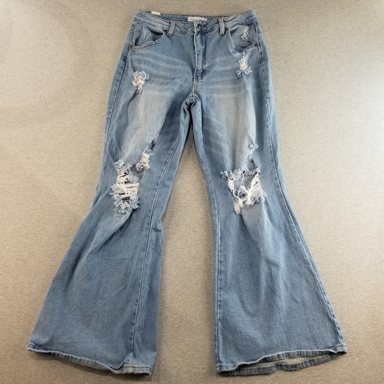 Almost Famous Jeans Women's Sz 9 Blue Wash VTG Cotton Quality Indie Flare Fire