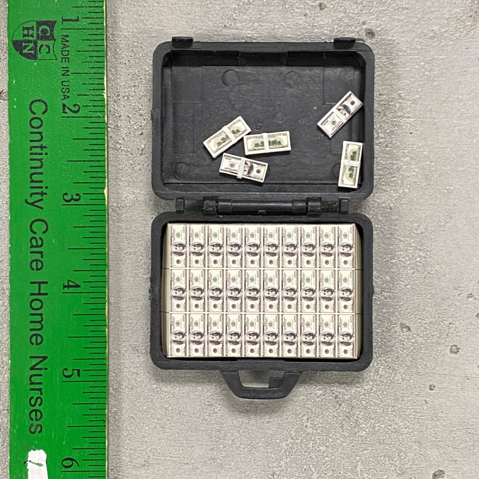 FIG-BC: 1/12 scale Toy Briefcase with US Money Cash Bills for 6" action figures