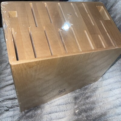 Shun 17-Slot Angled Block Birch