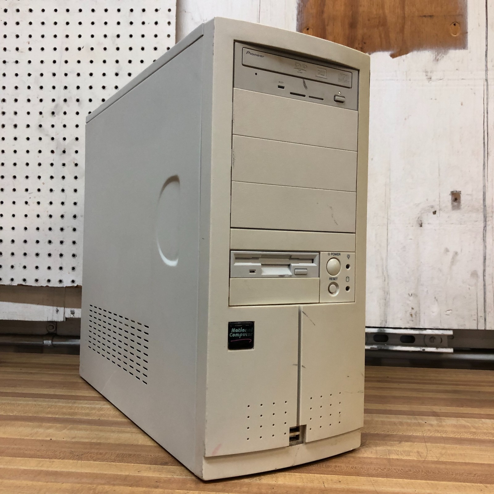 BOSS ベージュ PCケース BOSS ベージュ PCケース