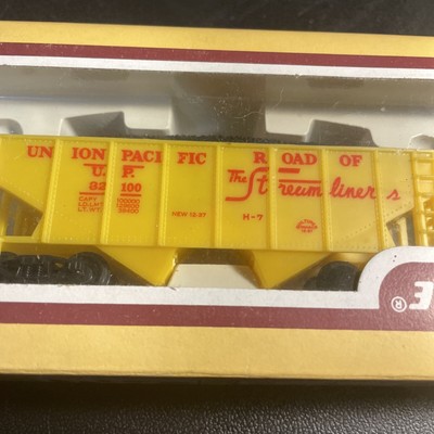 1970S-80S NEW IN BOX SEALED LIFE-LIKE TRAIN NO 8573 COAL HOPPER *HO SIZE* 