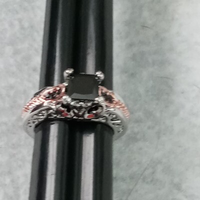 Ladies Silver Tone & Rose Gold Ring W/ Black Princess Cut Stone Size 6