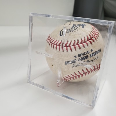 Rawlins Sports Memorabilia MLB Autographed Baseball in Plastic Case