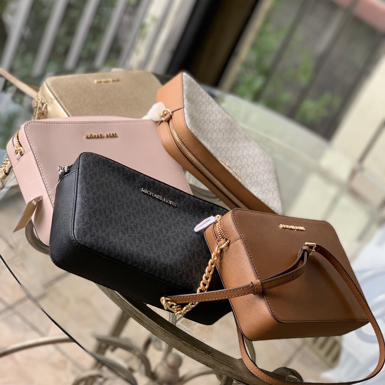 michael kors gilmore crossbody vanilla