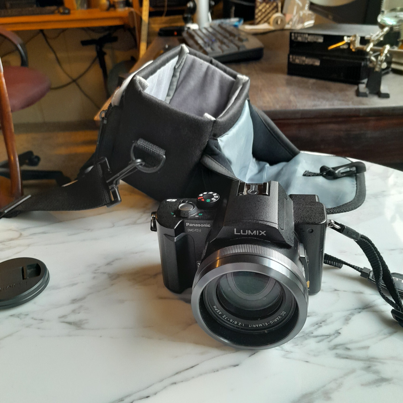 ★Panasonic DMC-FZ10 Panasonic Lumix DMC-FZ10 : Digital Photography Review