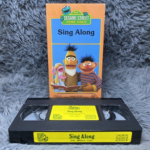 めぞん一刻 DVD2種 + VHSミュージックカレンダー1994 めぞん一刻 DVD2種 + VHSミュージックカレンダー1994