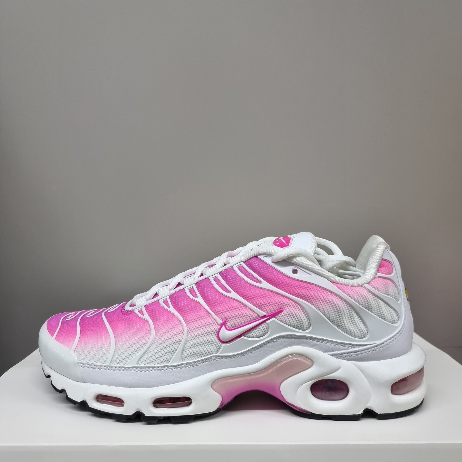 NIKE AIR MAX PLUS TUNED TN NIKE AIR MAX PLUS TUNED TN