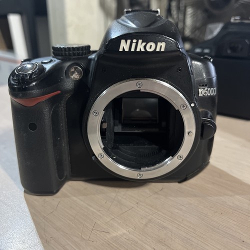 y*i様 Nikon ニコン D5000 ボディ NIKON D5000 CAMERA BODY | eBay