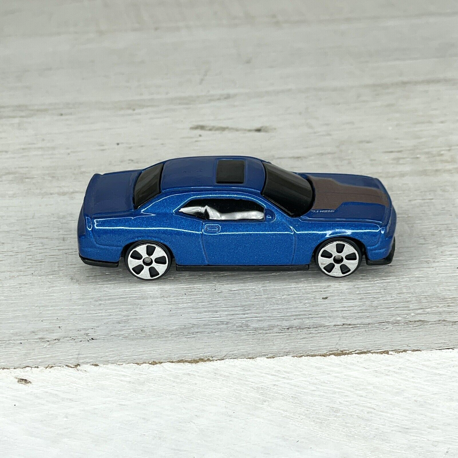 Maisto Fresh Metal Blue 2008 Dodge Challenger SRT8 - 1/64 | eBay