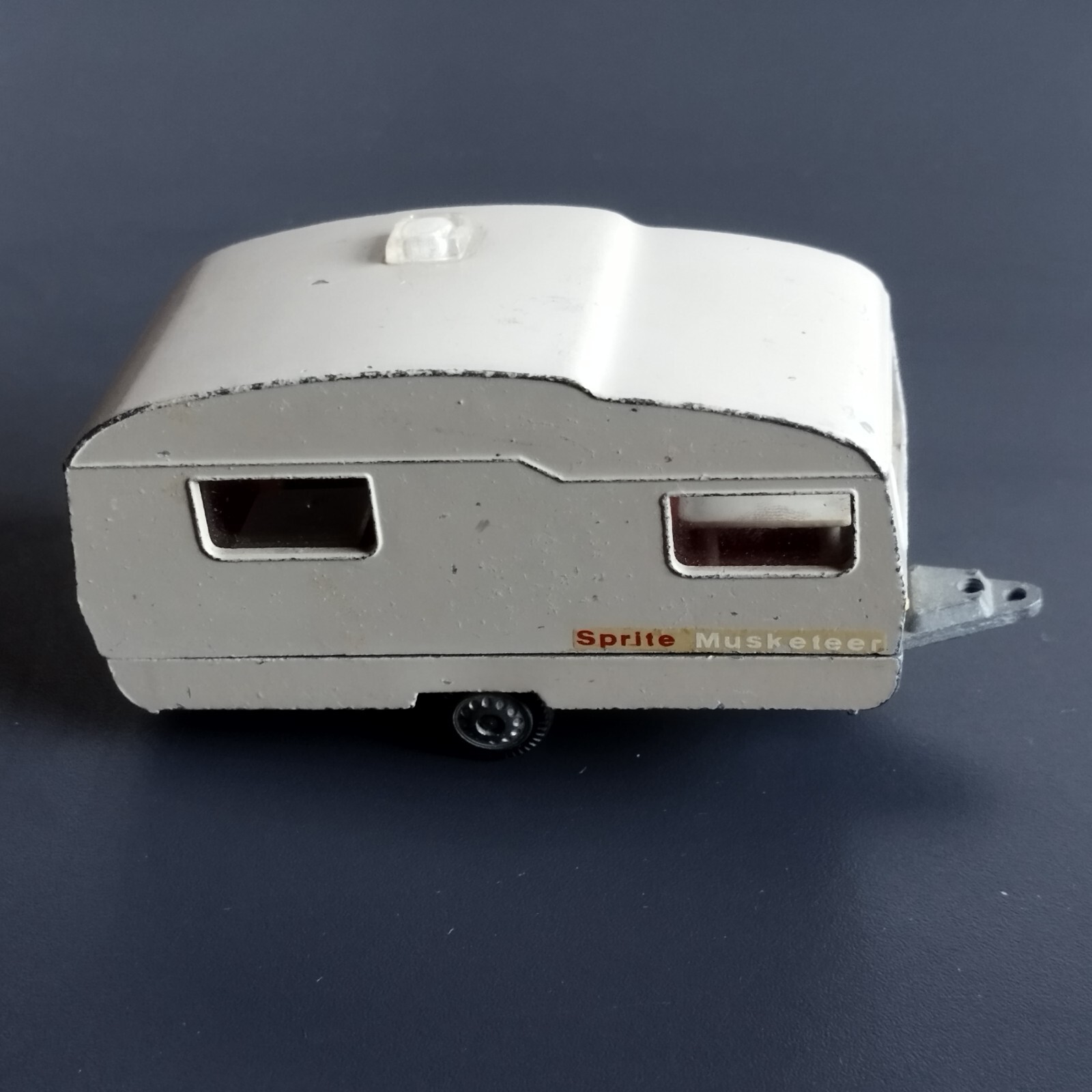 Sprite Musketeer ミニカーキャラバン Amazon.co.jp: NISSAN CARAVAN NV350 2-Piece Set NISSAN