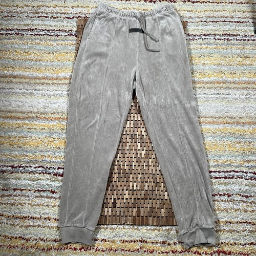 【FOG Essentials】Essentials Women's Velour Pant Fear of God Essentials Women's Wood Velour Sweatpants | PacSun