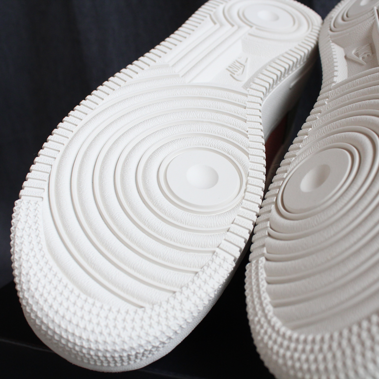 NIKE NIKE AIR FORCE 1 '07 „OIL GREEN TERRA BLUSH“ | EU38.5 - 49.5