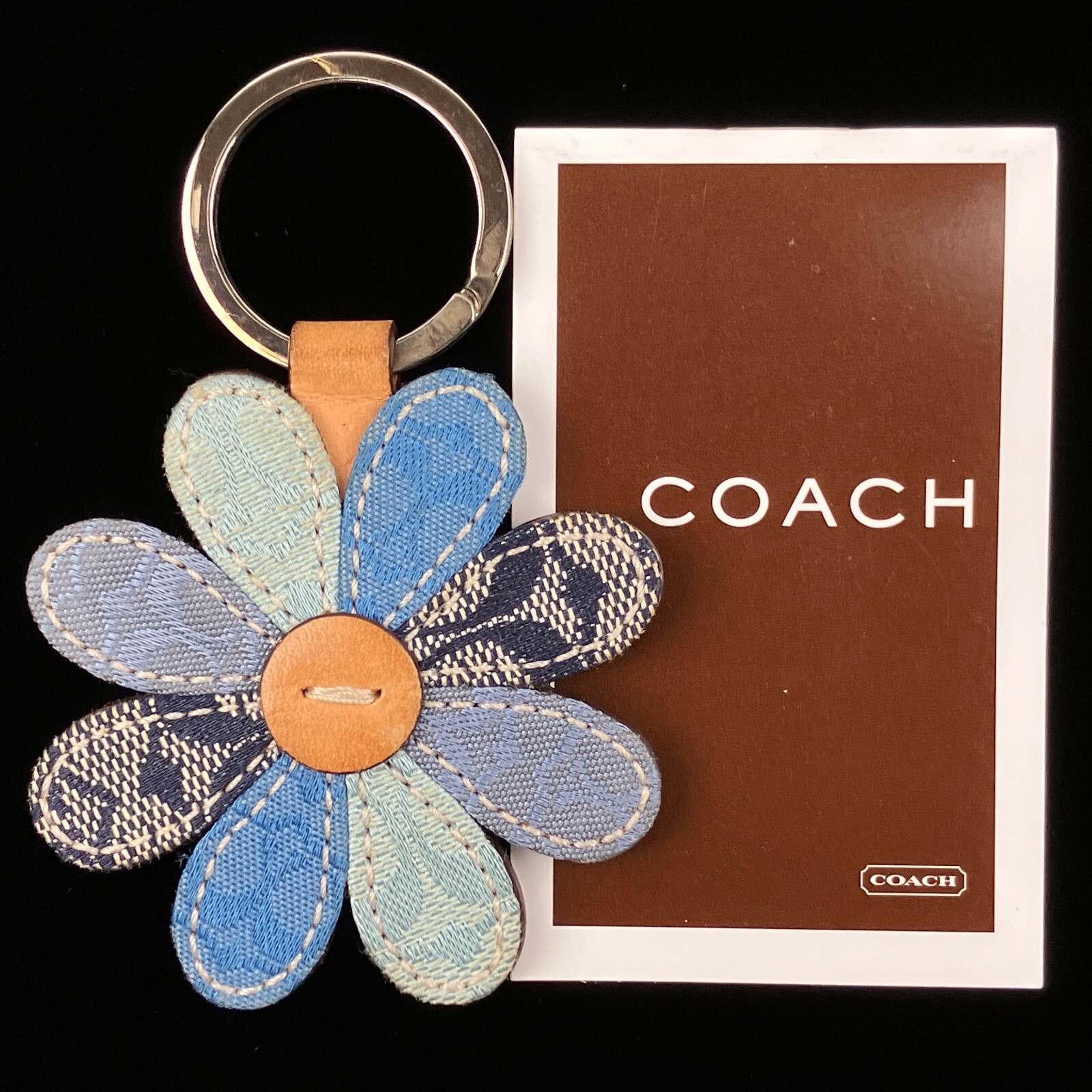 希少✨COACH Bag Charm Keychain Signature NWT Coach Signature C Bag Charm Key Fob Keychain Silver