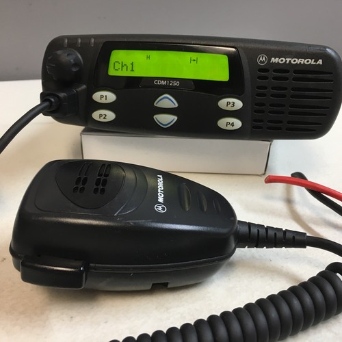 Motorola CDM1250 VHF 136-174MHZ  64ch 45watt mobile radio AAM25KKD9AA2AN