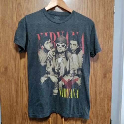 Vintage 90s Nirvana Band t-shirt. Rare graphic of the band size S
