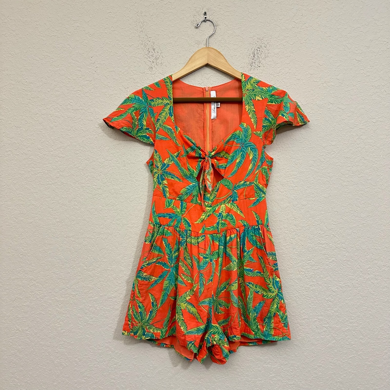 LOVERS + FRIENDS Juniper Star Palm Romper in Orange Green Sz S W8538 LOVERS + FRIENDS Juniper Star Palm Romper in Orange Green Sz S W8538