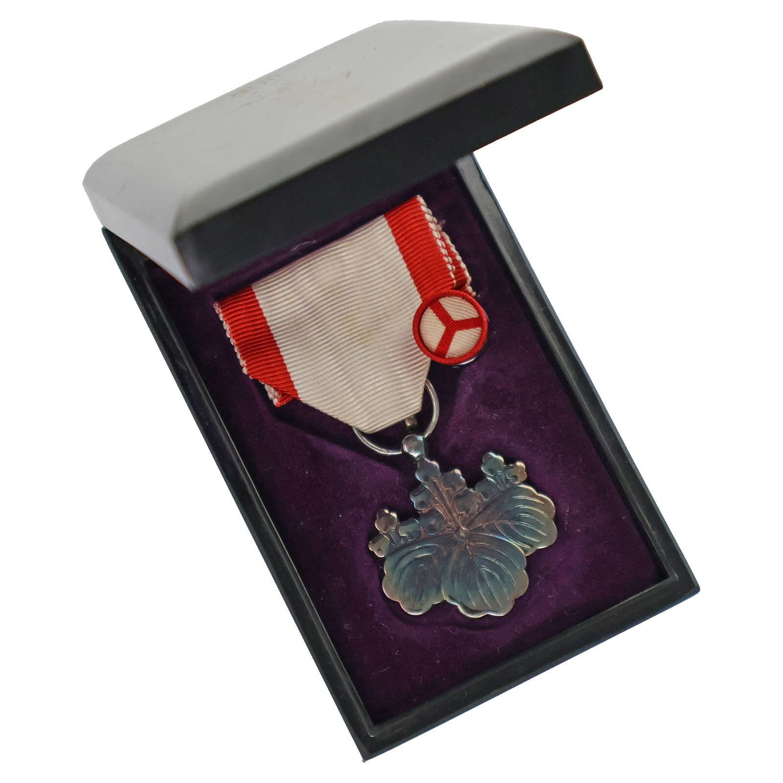 WW2 Era Japanese army medal of the Rising Sun, 8th Class