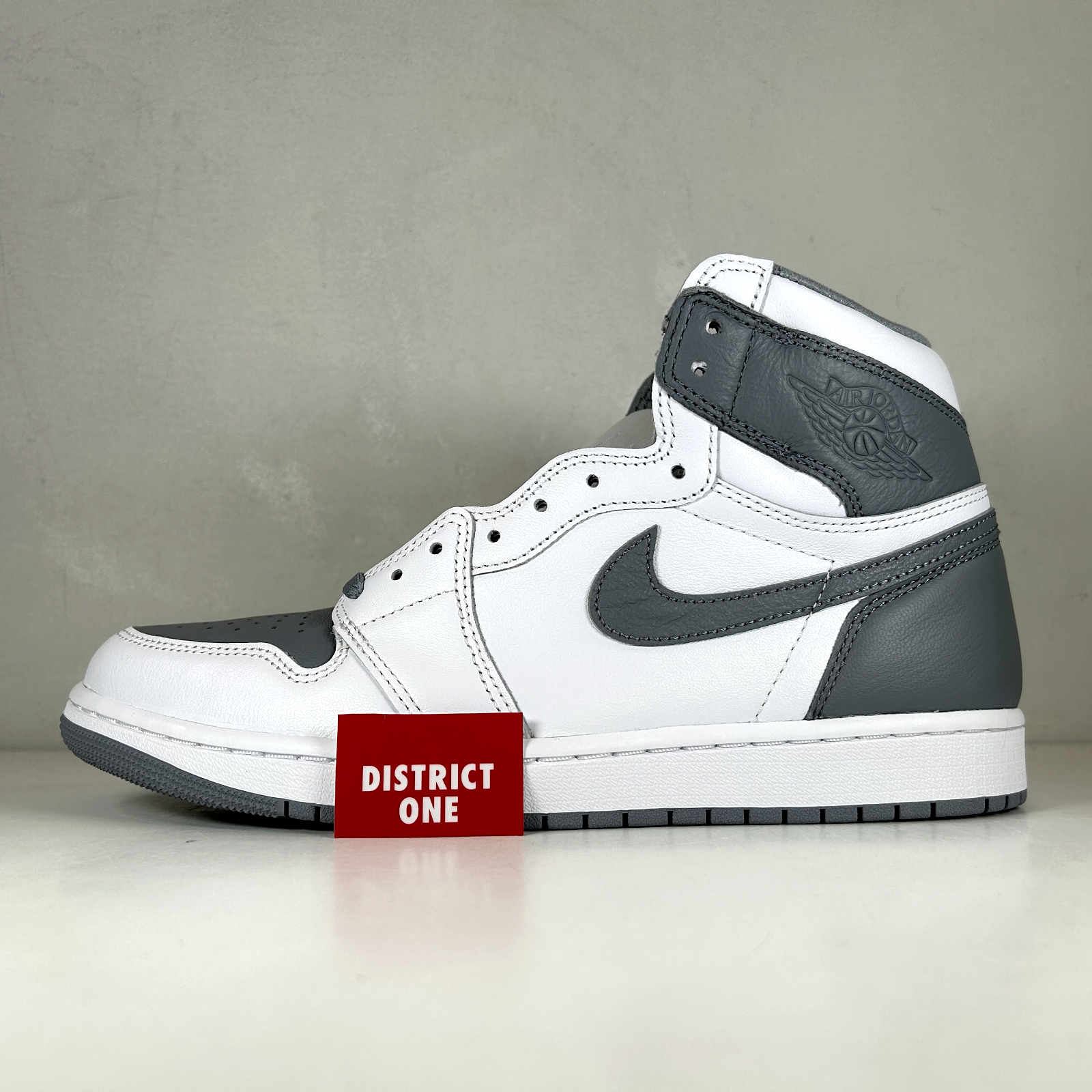 ★[NIKE]★AIR JORDAN 1 Retro High OG Stealth★555088-037★ Amazon.com | Nike Jordan Mens Air Jordan 1 High OG 555088