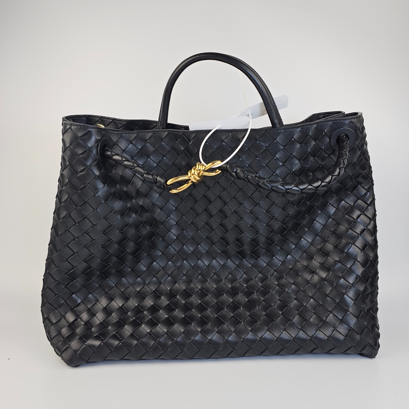 ボッテガ・ヴェネタ Andiamo フォンダンカラー ラージバッグ BOTTEGA VENETA Andiamo Large $8400 Black Leather Top Handle