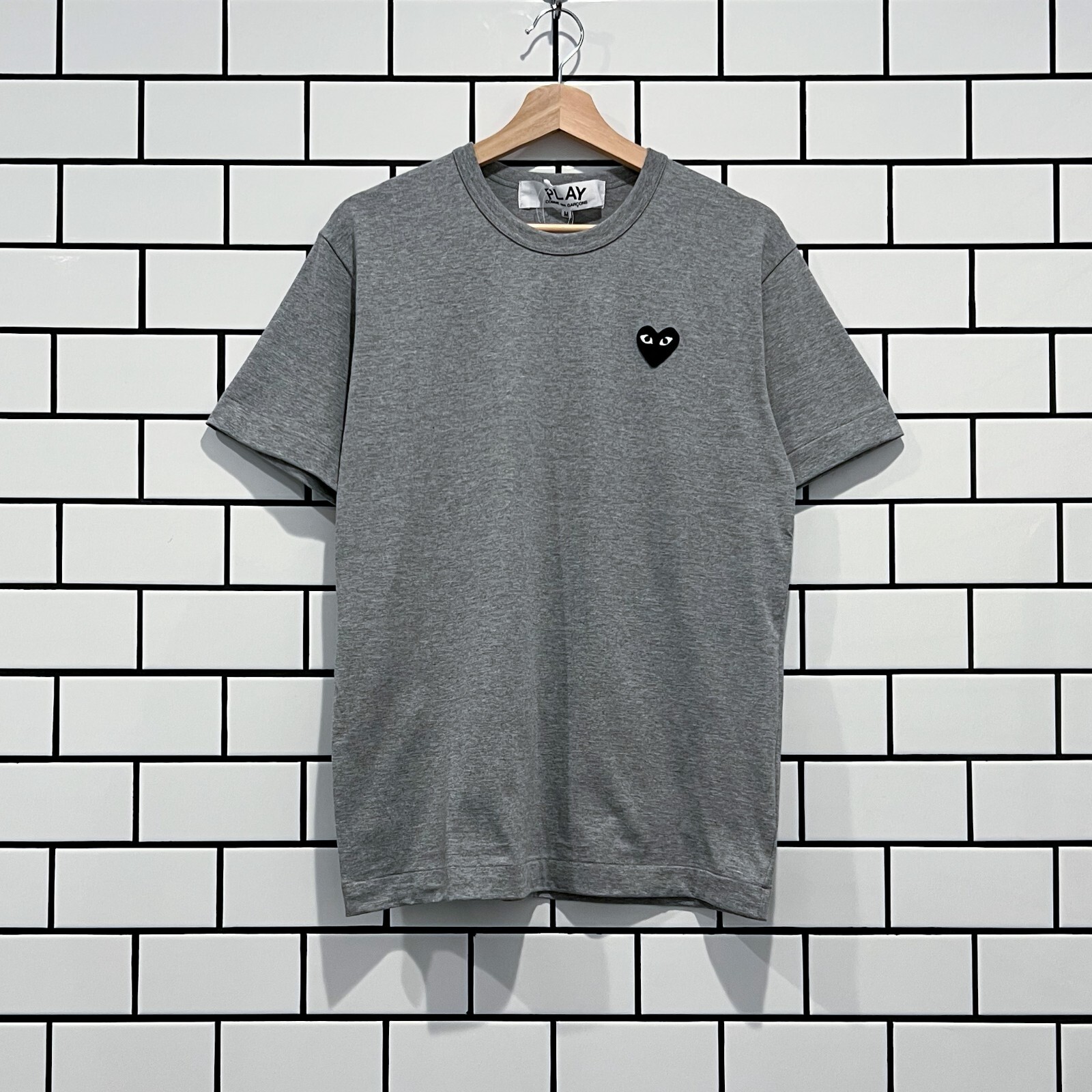COMME DES GARCONS CDG PLAY BLACK HEART TEE GREY AZ-T076-051 COMME DES GARCONS CDG PLAY BLACK HEART TEE GREY AZ-T076-051