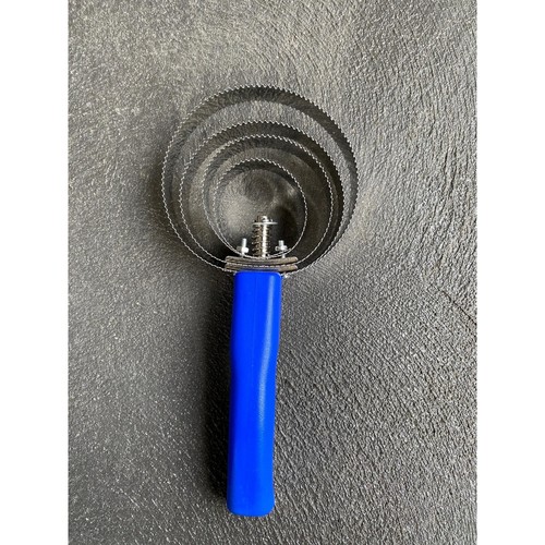 Diekensen Reversible Stainless Steel Curry Comb with Soft Touch Grip Blue