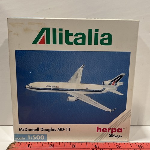 1:500 Herpa Alitalia Airlines Douglas MD 11 Wings Airport