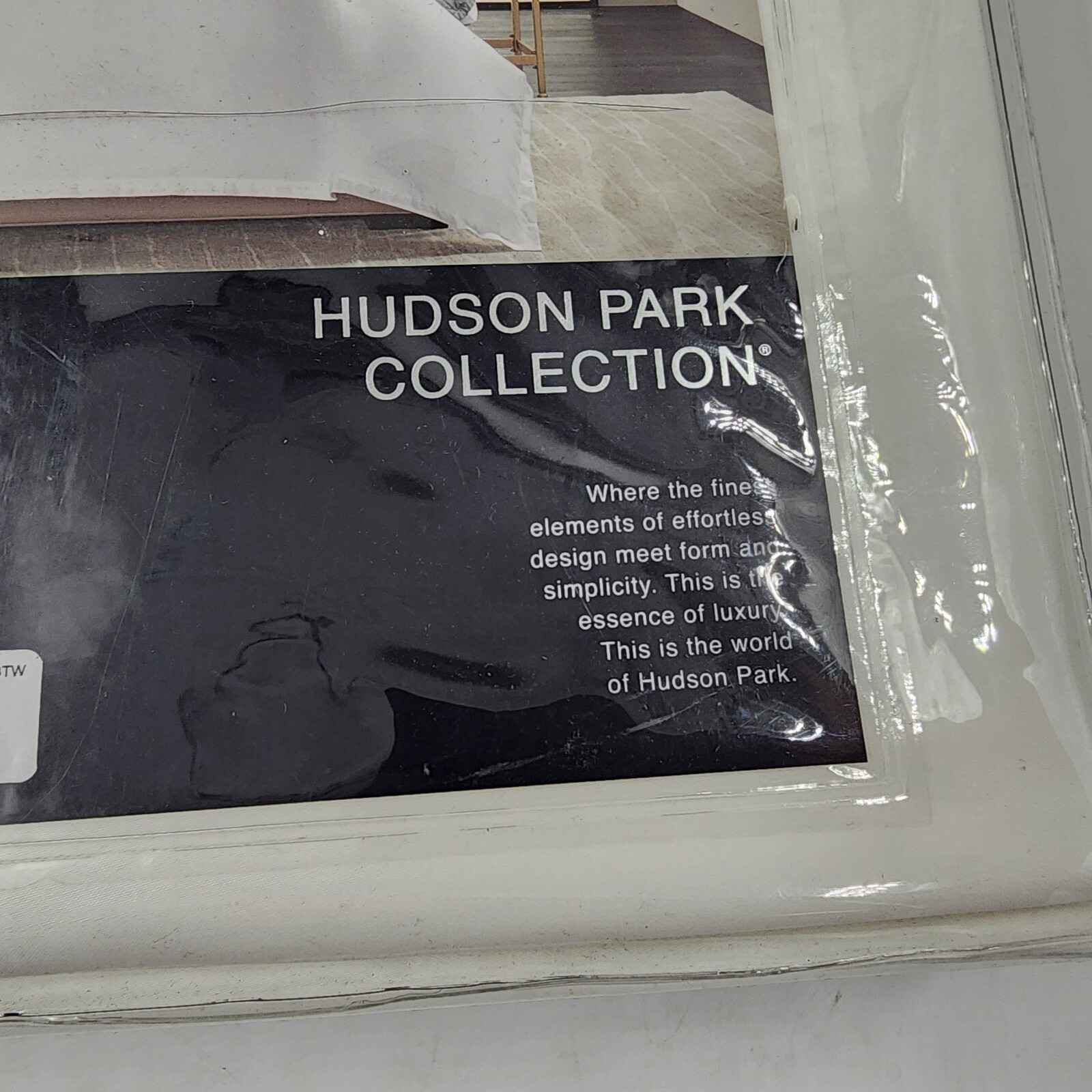 Hudson Park Collection 500TC Embroidered Geo Duvet Cover 39x75in Charcoal/White - Picture 15 of 16
