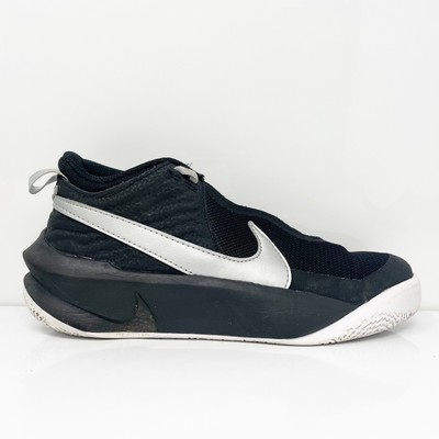 

Nike Boys Team Hustle D 10 CW6735-004 Черные баскетбольные кроссовки, размер 6 лет, Черный, Team Hustle D 10