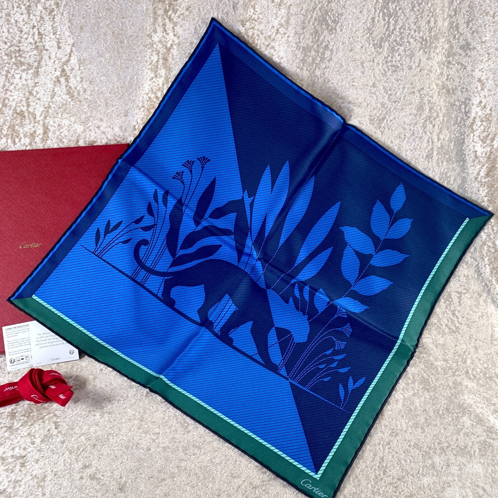 Cartier Panther Scarf カルティエ　スカーフ CROS000245 - 90 scarf, Panthère reissue - Burgundy silk