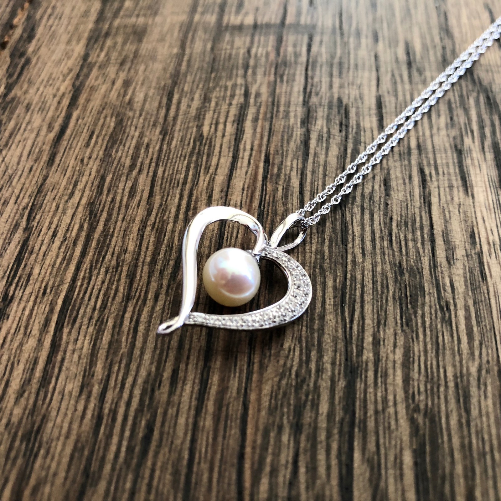 ★送料・関税込★GROVE★23SS HEART PEARL NECKLACE★ Mother of Pearl & Diamond Heart Necklace - Nuha Jewelers