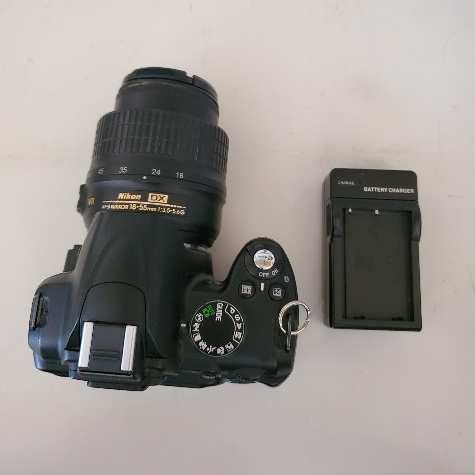 Nikon D3000 DX SLR 18-55mm AF-S Digital Camera - w⁄ VR Lens Black