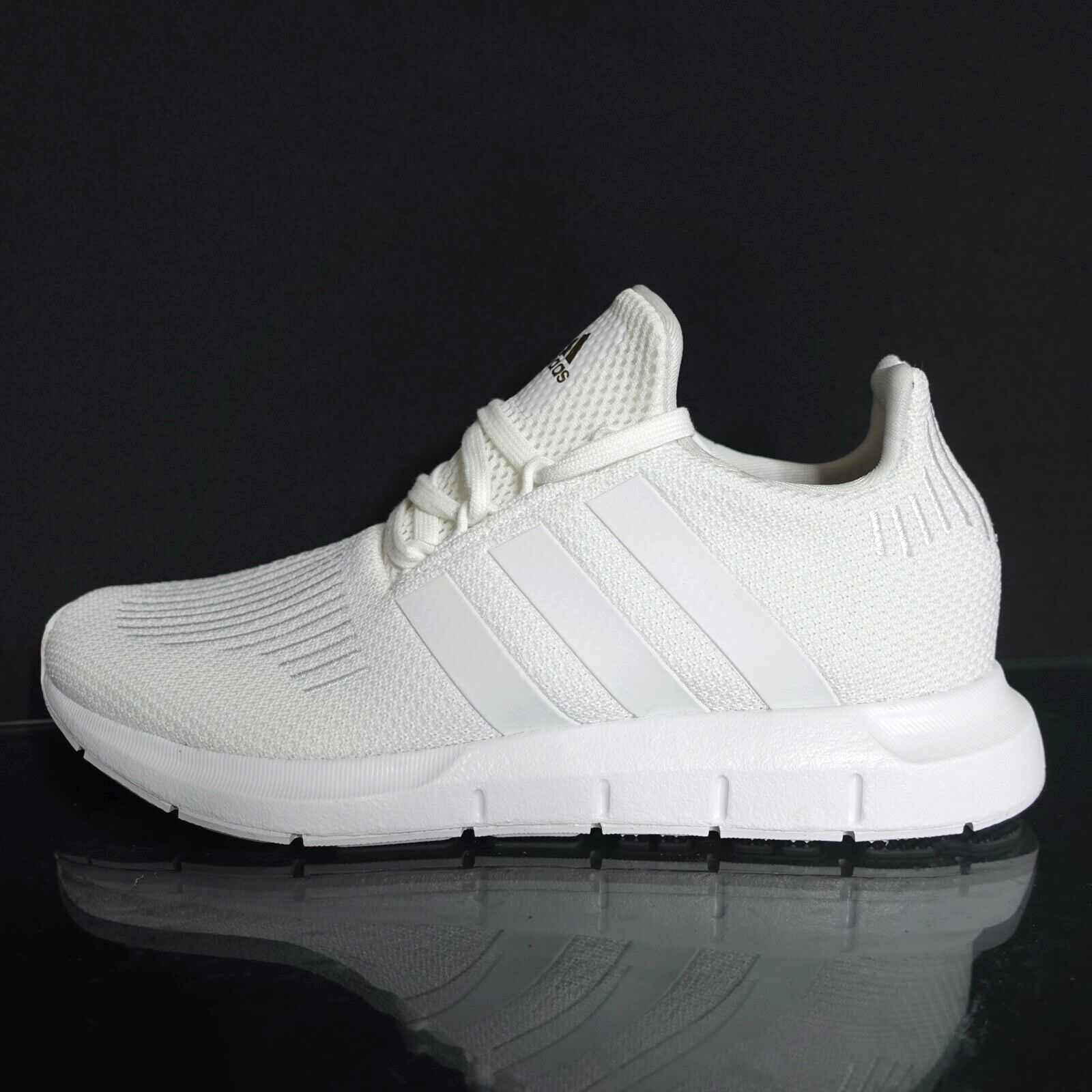 Кроссовки Adidas Swift Run 1.0 Женские Размер 6.5 Кроссовки для бега Белые кроссовки #НОВИНКА