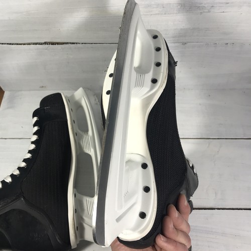 Men's Sz. 9 Bauer Charger Hockey Ice Skates Made in Canada