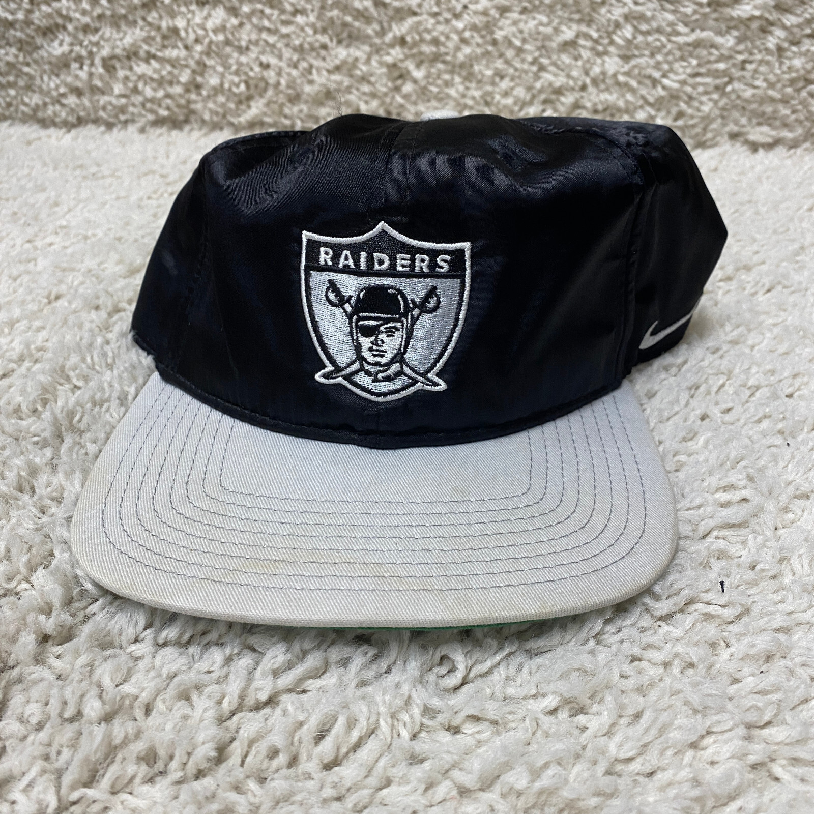 Vintage Nike Oakland Raiders Satin Hat Snapback Black White