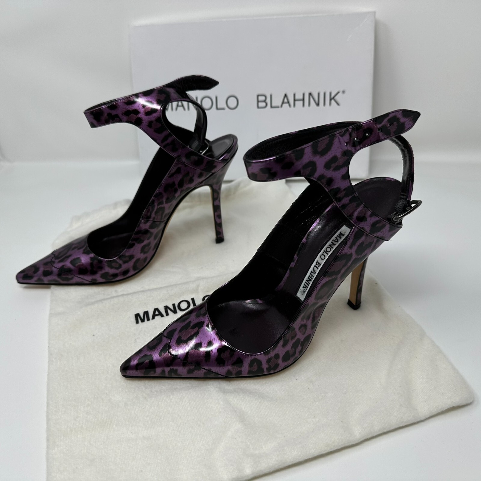 Manolo Blahnik Size 36 / 6 Patent Leather Purple & Black