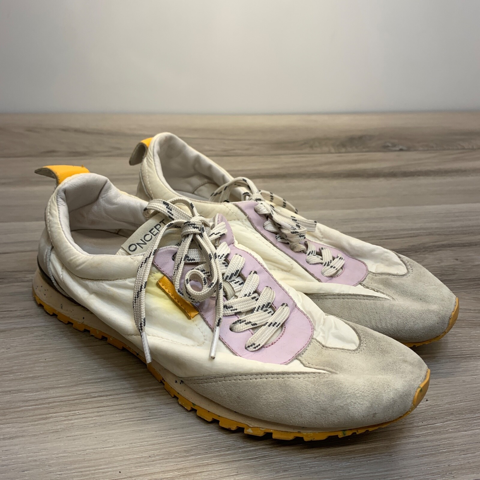 Oncept Tokyo White Cloud Sneakers Speckled Sole Lace-Up